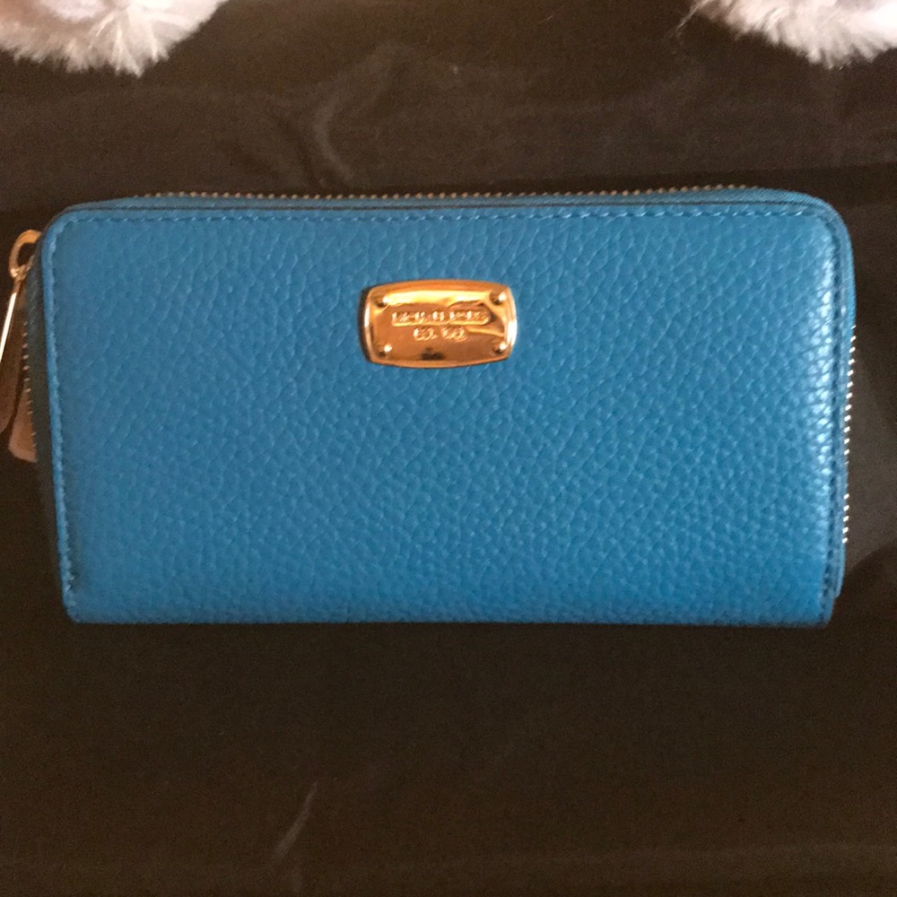 Michael by Michael Kors Multifunction Wallet